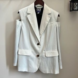 Open shoulder oversized blazer